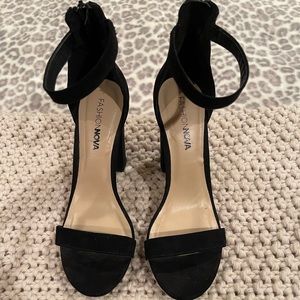 Cute black fashion nova heels